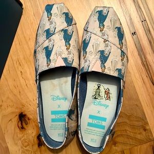 Toms Disney sleeping beauty shoes